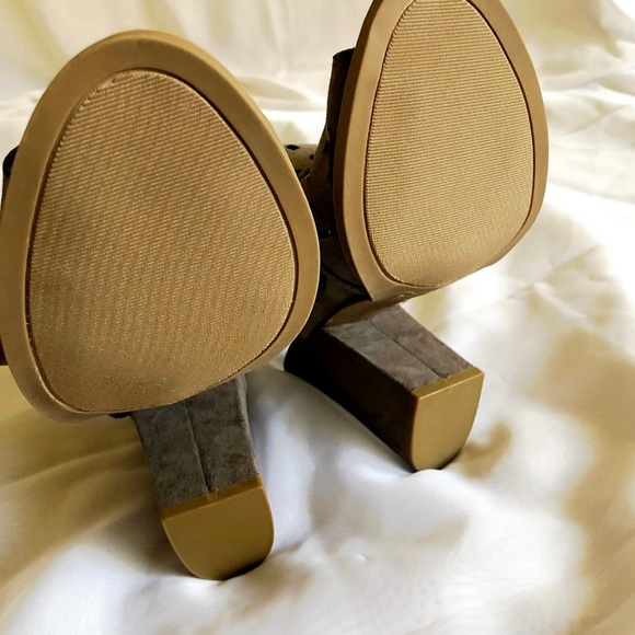 Block Heel Sandals  (NWT) - Picture 4 of 4